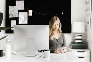 Daily, Weekly and Monthly Social Media Tasks for Your Business
