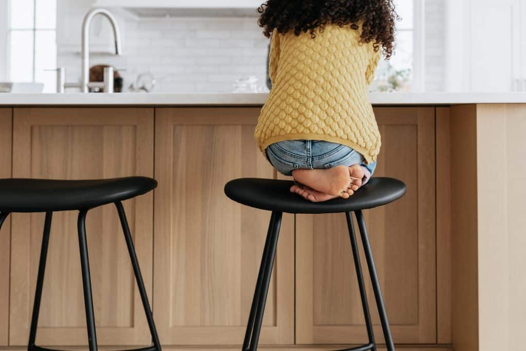 Child at home. How to be a social media manager with kids at home.