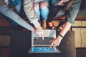 Daily, Weekly and Monthly Social Media Tasks for Your Business