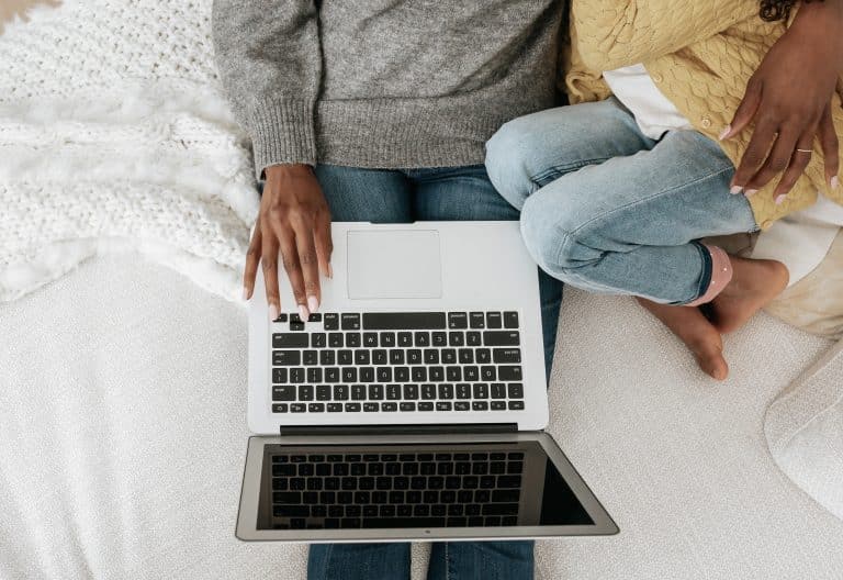 How to be a Social Media Manager (with kids at home!)